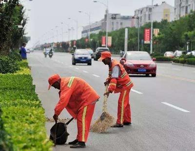 “以克论净”考核下的环卫困境 当机械标准遇上人文关怀